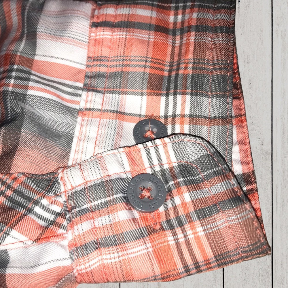 MAGELLAN Vented Plaid Mag Wick Fish Gear Button Down Utility Shirt - Picture 6 of 11